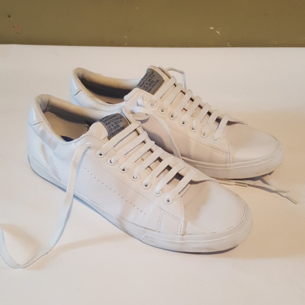 Men H&M white sneakers